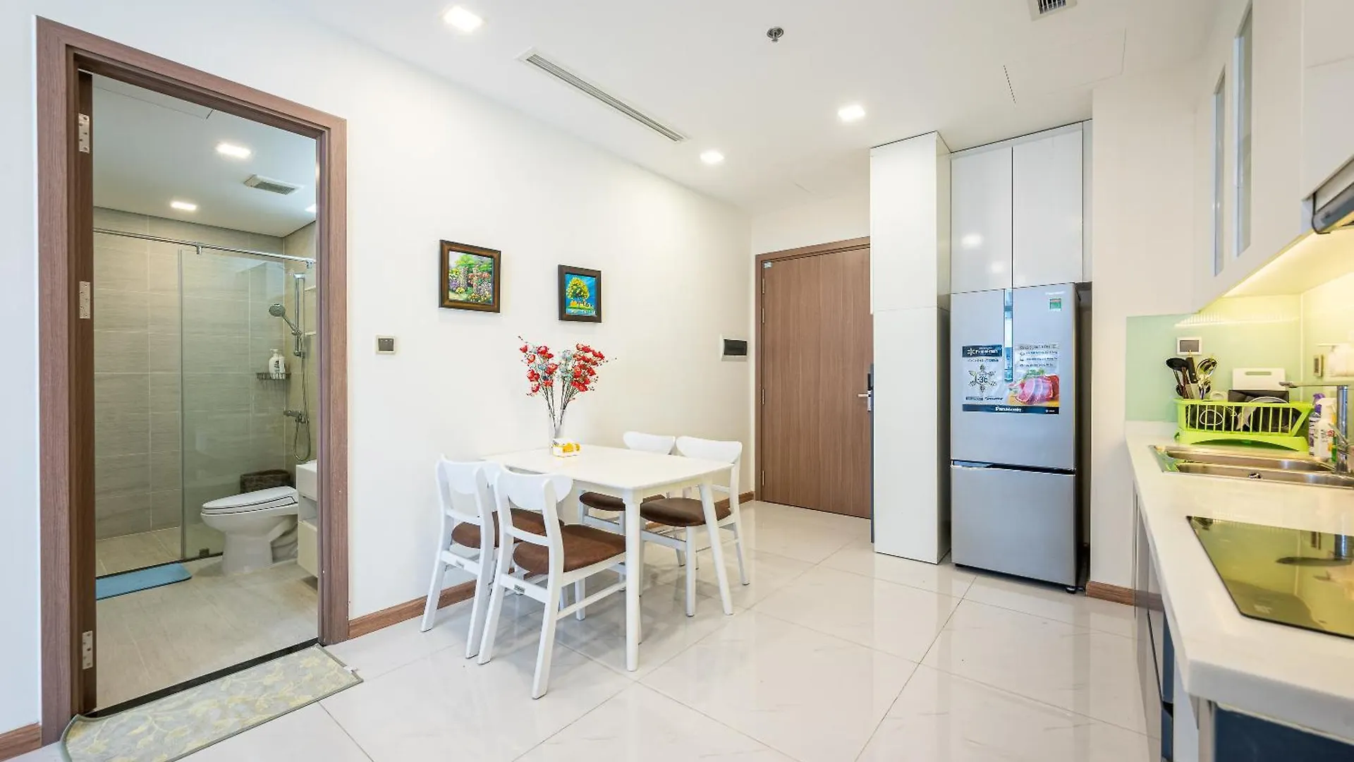 Vinhomes Central Park Ho Chi Minh City 0*,