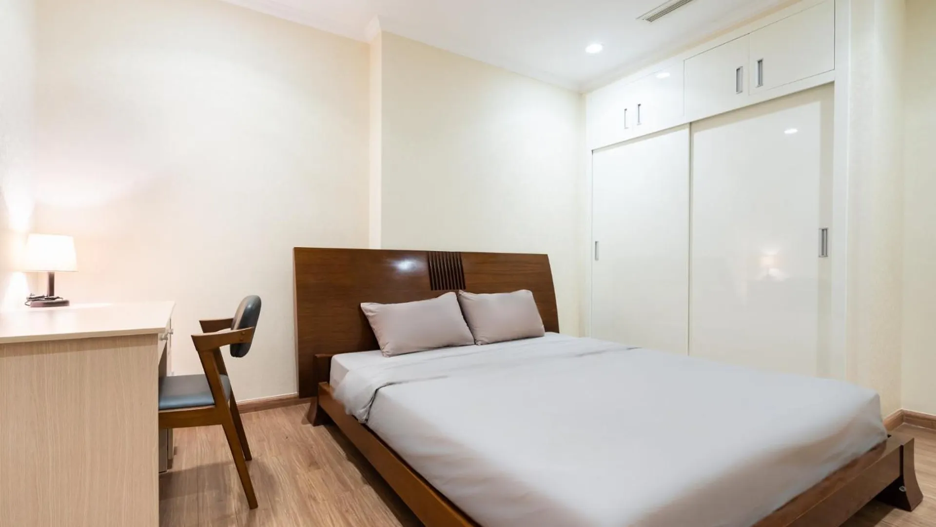 Vinhomes Central Park Ho Chi Minh City 0*,