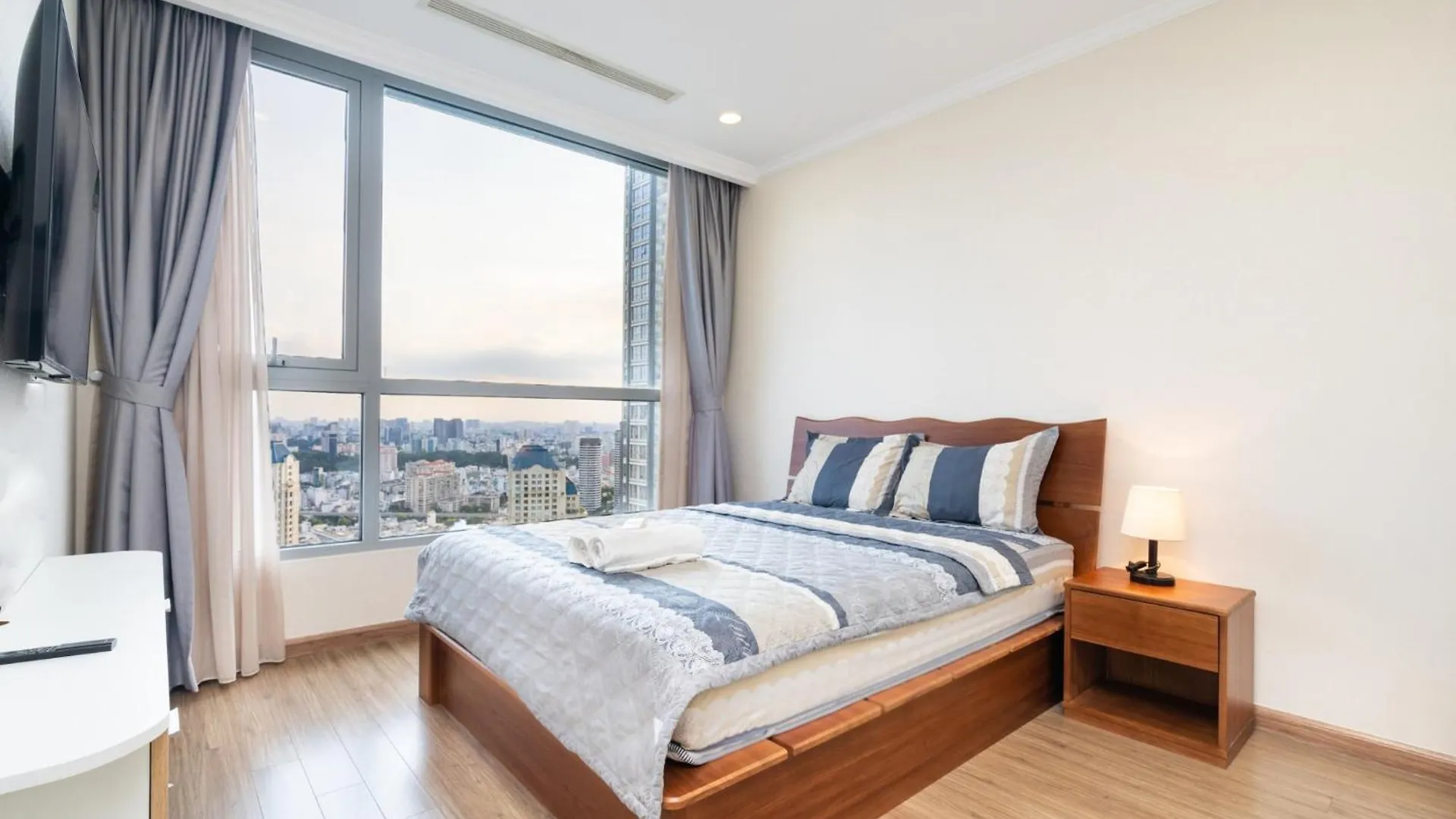 Vinhomes Central Park Ho Chi Minh City 0*,  Vietnam