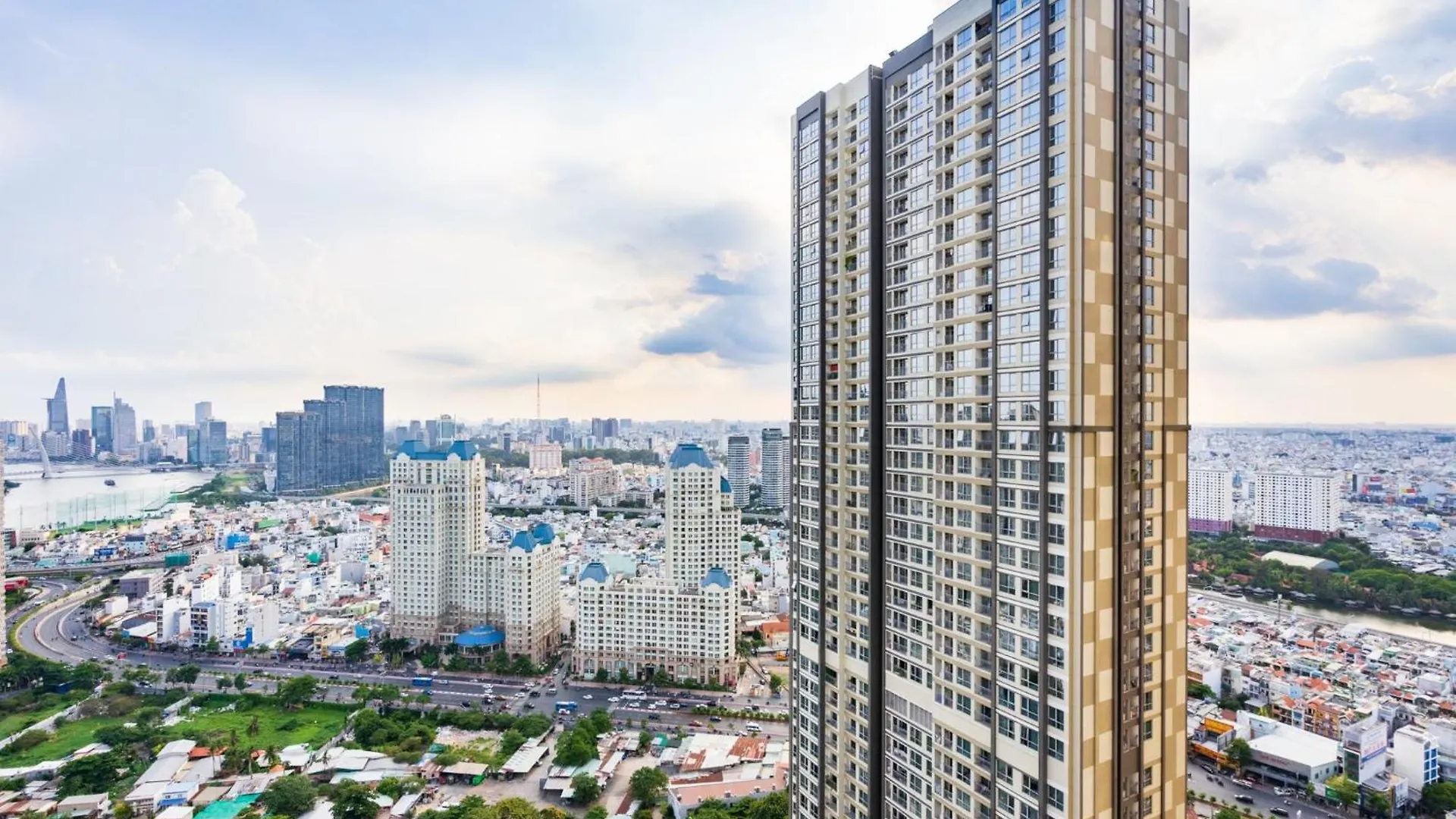 Vinhomes Central Park Ho Chi Minh City 0*,