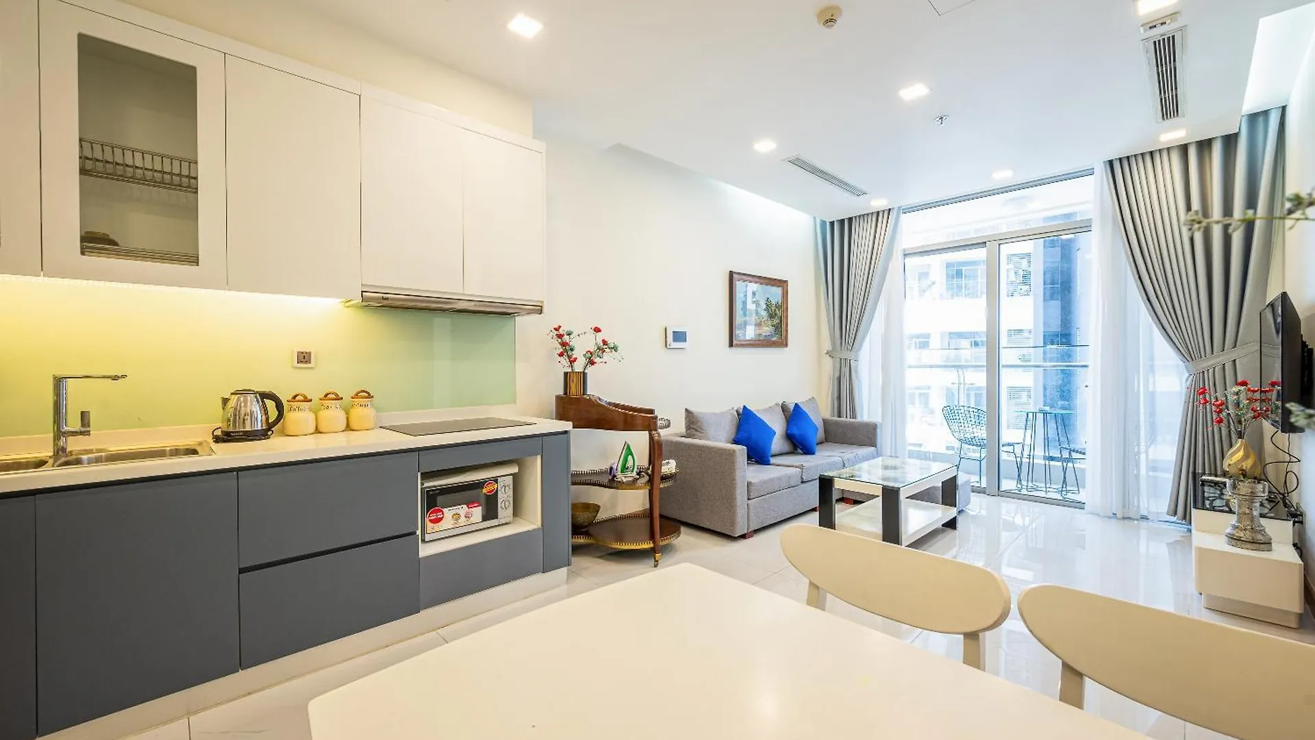 Vinhomes Central Park Ho Chi Minh City 0*,