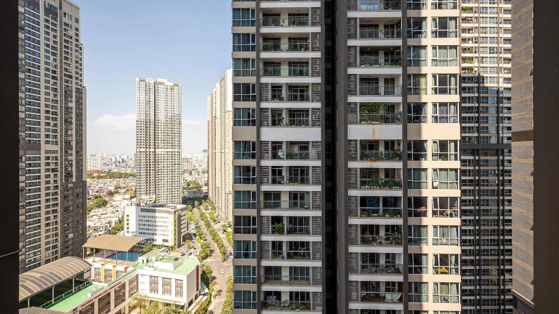 Vinhomes Central Park Ho Chi Minh City 0*,